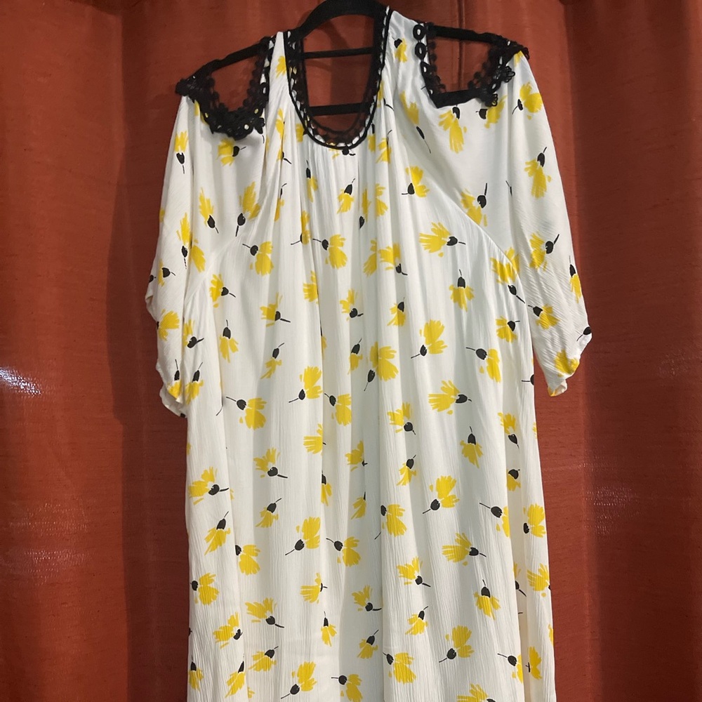 Cato dress  26/28W off the shoulder